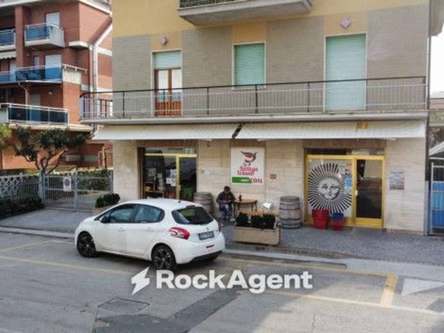Locale Commerciale in vendita a Unione dei Comuni della Val Vibrata, Alba Adriatica