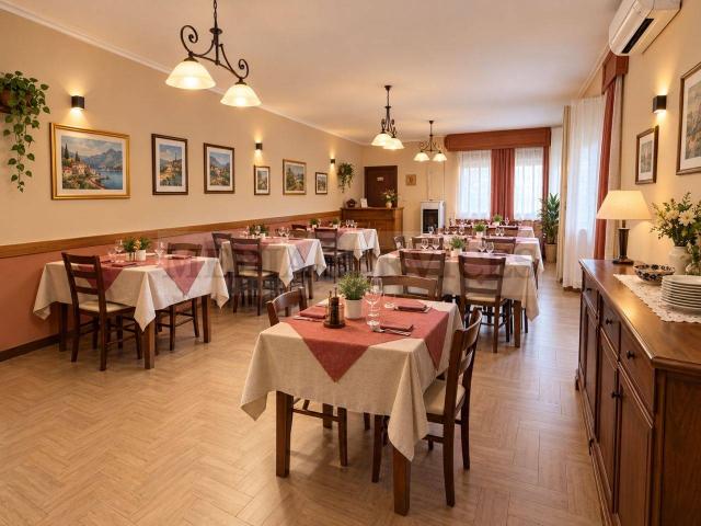 Locale Commerciale in vendita a Sannazzaro de' Burgondi, Pavia