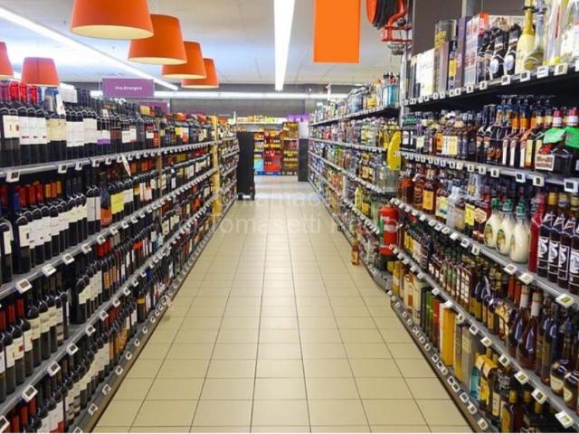 Locale Commerciale in vendita a Il Montale, Colbordolo