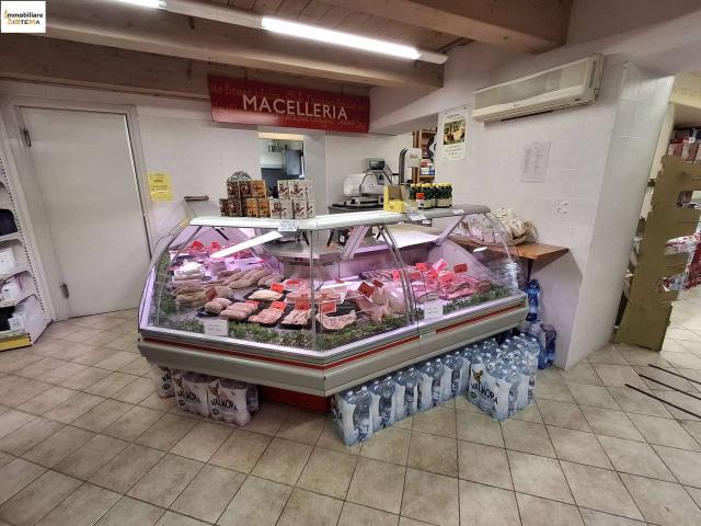 Locale Commerciale in vendita a Piemonte, Torino