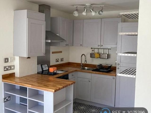 Apartment for rent in Royal Borough of Kingston upon Thames, Greater London