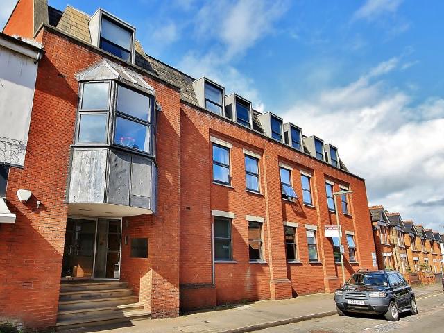 Apartment for rent in Weybridge, Elmbridge