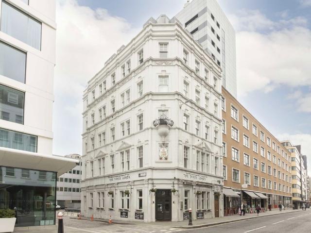 Apartment for rent in Aldgate, Greater London