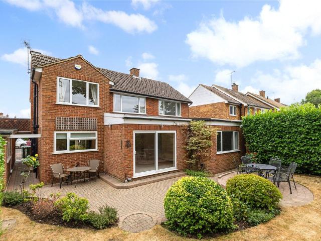 House for rent in Lower Halliford, Surrey