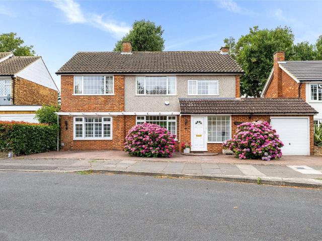 House for rent in Lower Halliford, Surrey