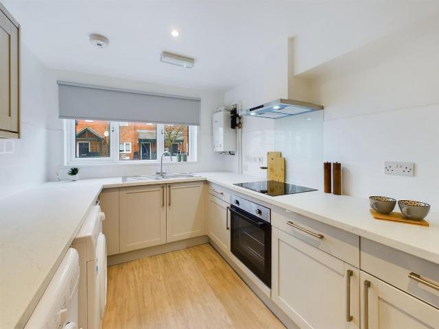 Room for rent in Bede Island, Old Wharf