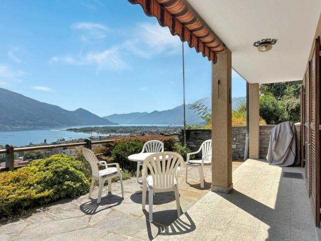 Haus kaufen in Minusio, Tessin