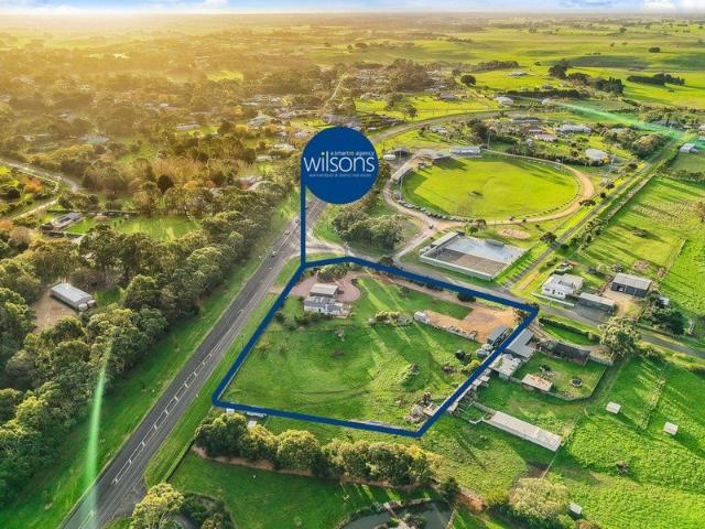 House for sale in Bushfield, Victoria