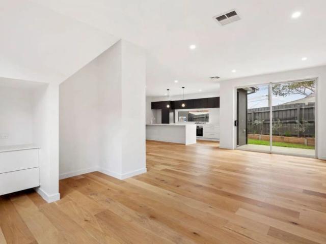 Townhouse for rent in Mornington, Melbourne