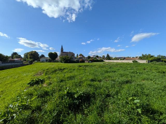 Terrain vente à Bourg-en-Bresse, Mionnay