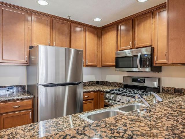 Apartment for rent in Canoga Park, California