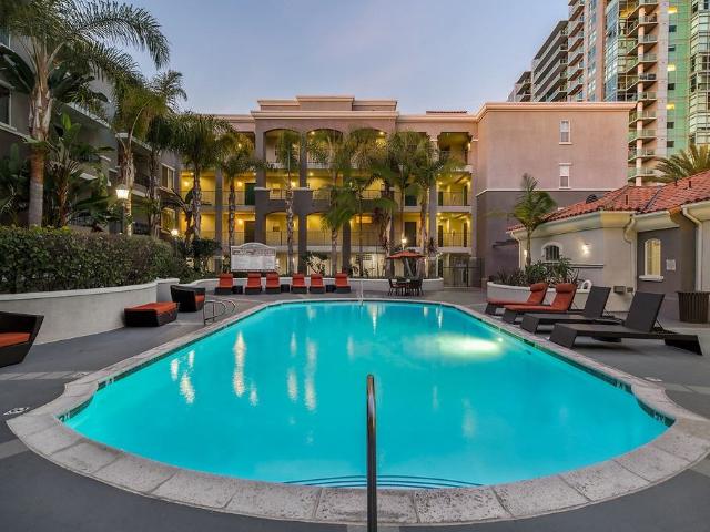 Apartment for rent in Canoga Park, California