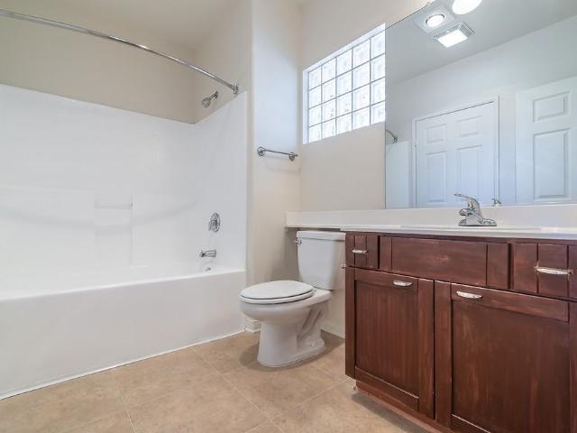 Apartment for rent in Canoga Park, California