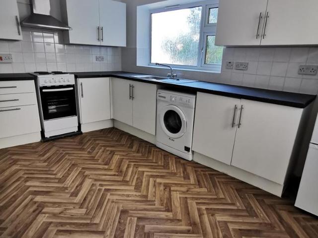 Apartment for rent in Nangreaves, Wales