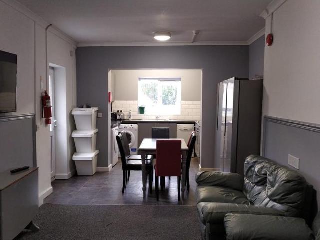 House for rent in Nangreaves, Wales