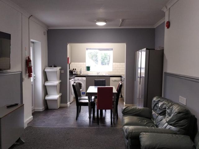 House for rent in Nangreaves, Wales