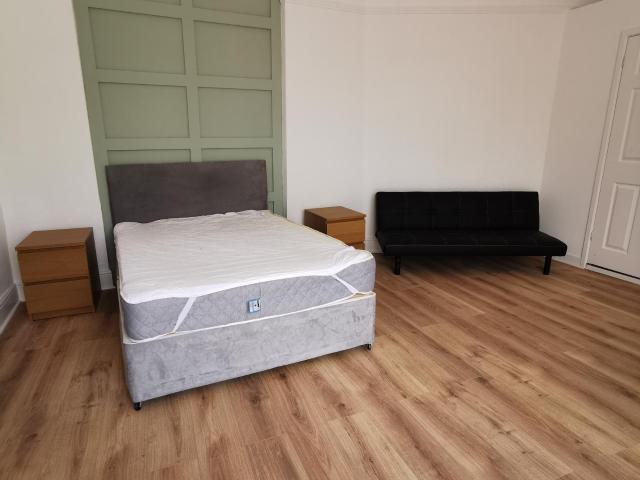 Apartment for rent in Nangreaves, Wales