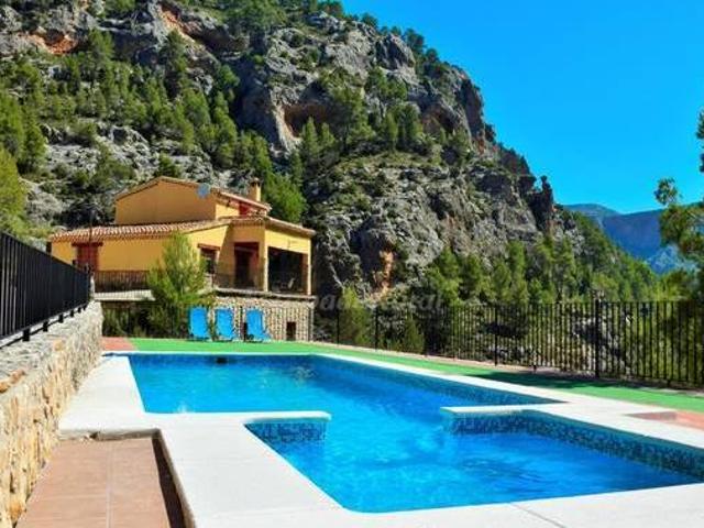 Casa en alquiler en Yeste