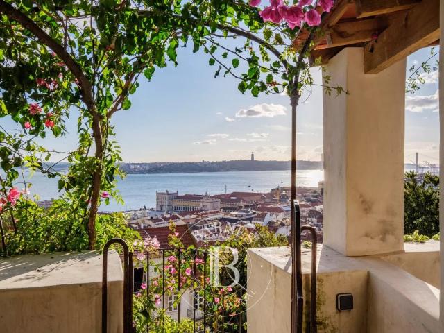 Prédio venda em Santa Maria Maior, Lisboa