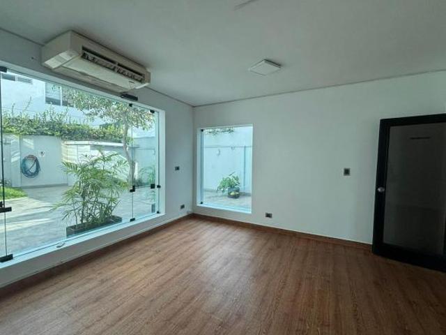 MIRAFLORES, SE ALQUILA EDIFICIO $ 13,000 USD + IGV, 1247 m² ÁREA CONSTRUIDA