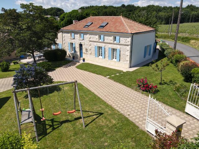 Château vente à Jonzac, Mirambeau