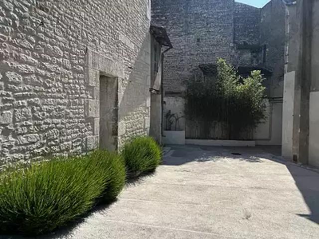 Maison vente à Mirebeau, Vienne