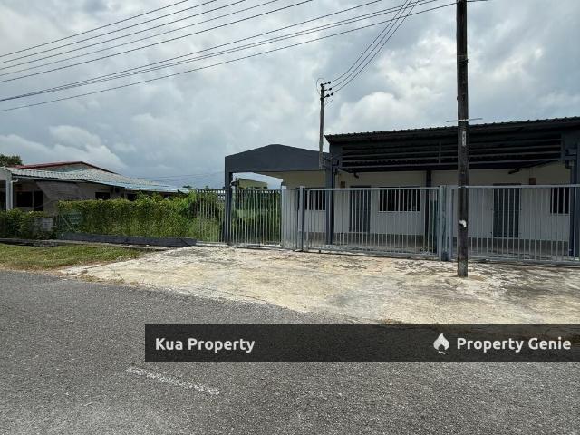 Terraced House for sale in Long Miri