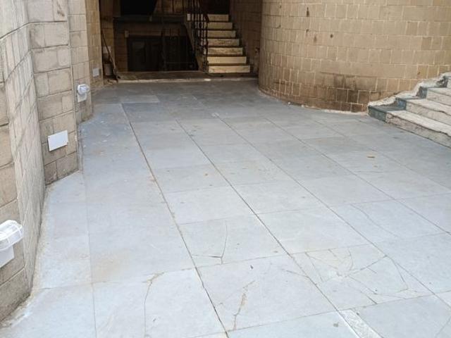 House for sale in Deri