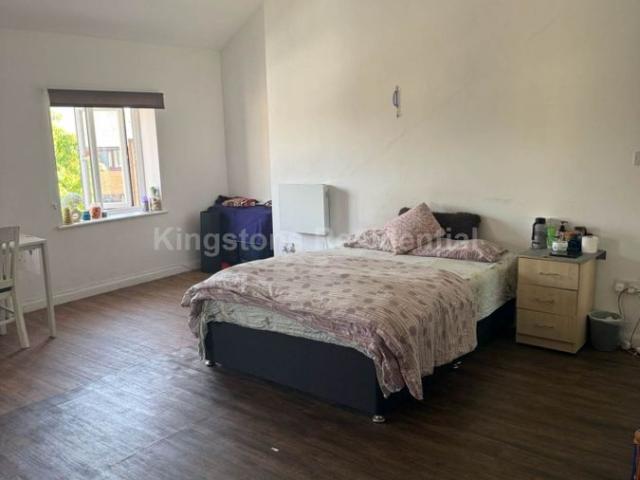 Studio for rent in Maindy, Cardiff