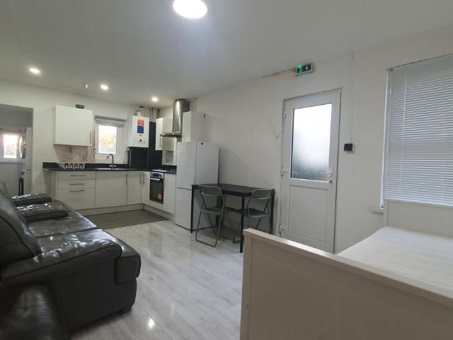 Apartment for rent in Falcon Lodge, Wales