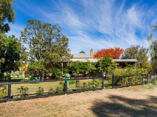 House for sale in Campbells Creek, Victoria