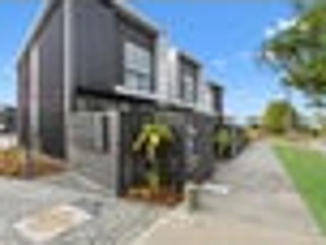 Townhouse for rent in Hillersden