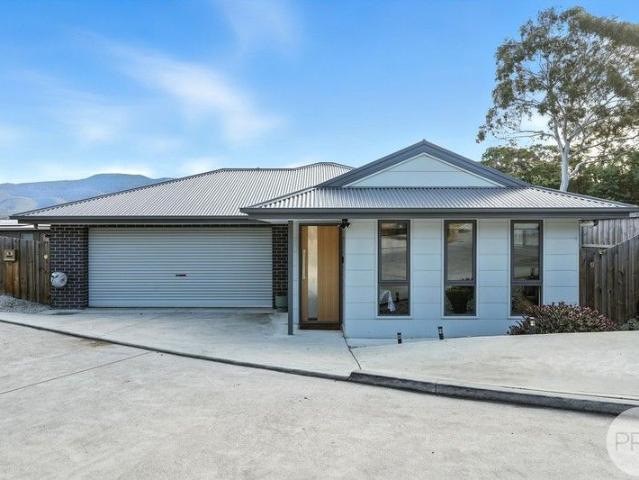 House for sale in Old Beach