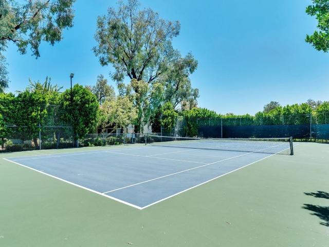 Apartment for rent in Tustin, California