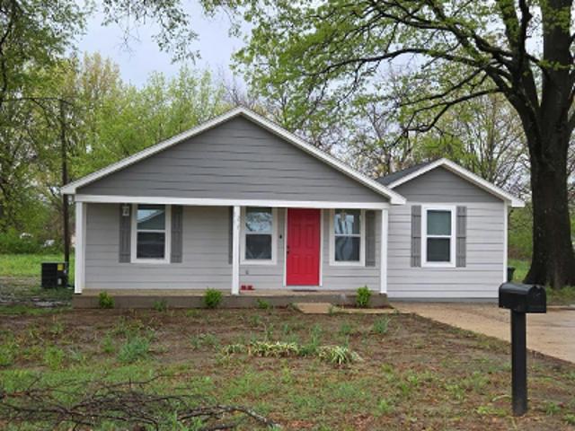 House for sale in Earle, Crittenden County