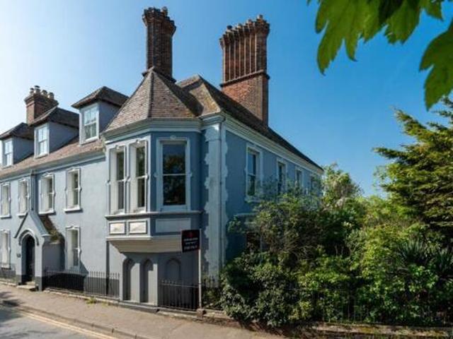 House for sale in Dale Hill, Essex