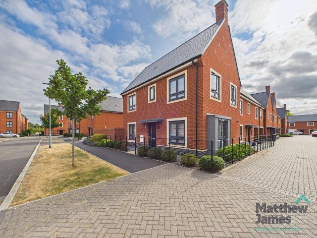 House for rent in Mile End, Fordham Heath
