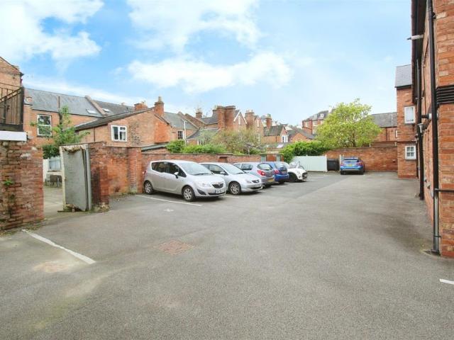 Apartment for rent in Lillington, Green Close
