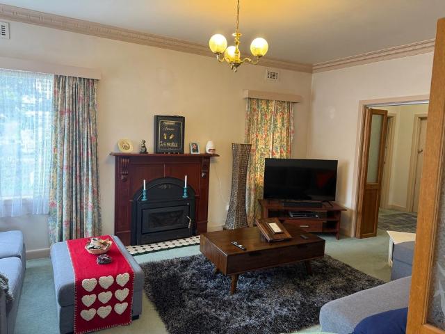 Room for rent in Camerons Creek, Victoria