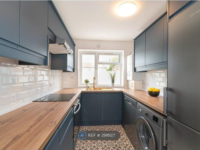 Apartment for rent in Hackbridge, Greater London