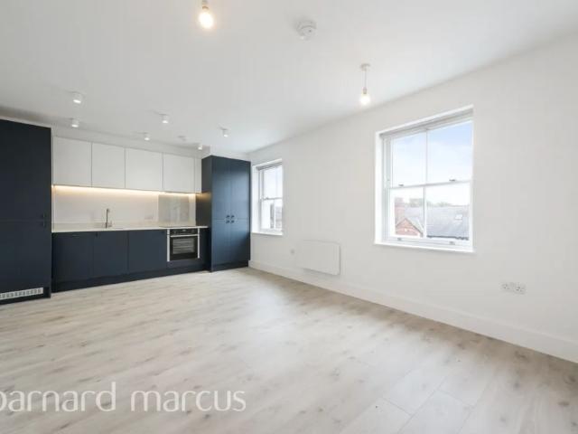 Room for rent in Furzedown, Greater London