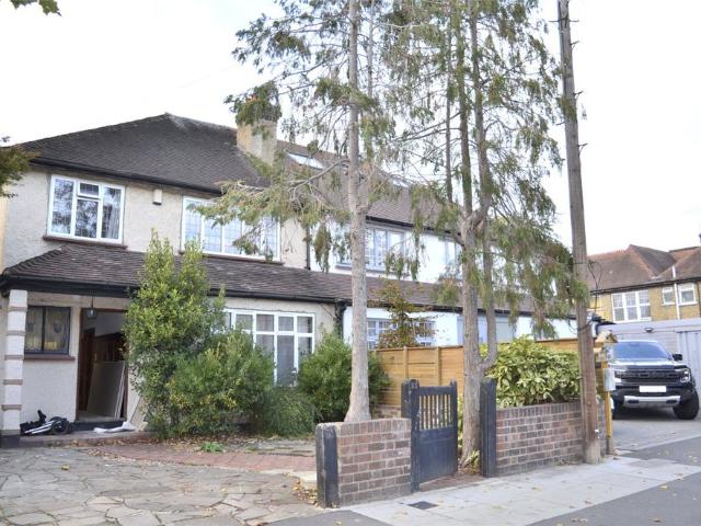 House for rent in London Borough of Merton, Cat Hill