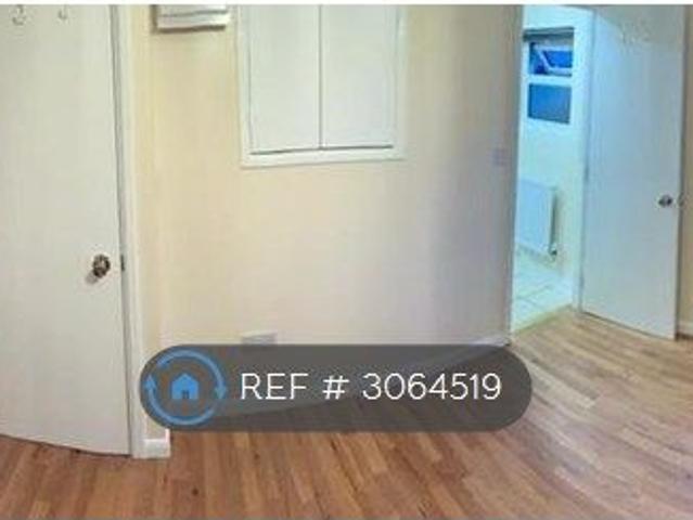 Studio for rent in London Borough of Croydon, Greater London