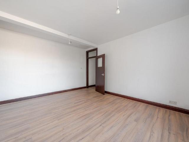 Apartment for rent in Furzedown, Greater London
