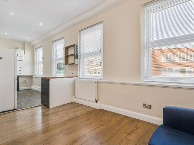 Studio for rent in Furzedown, Greater London