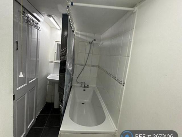 House for rent in London Borough of Croydon, Greater London