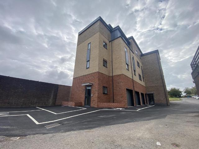 Apartment for rent in Foxholes, Poole