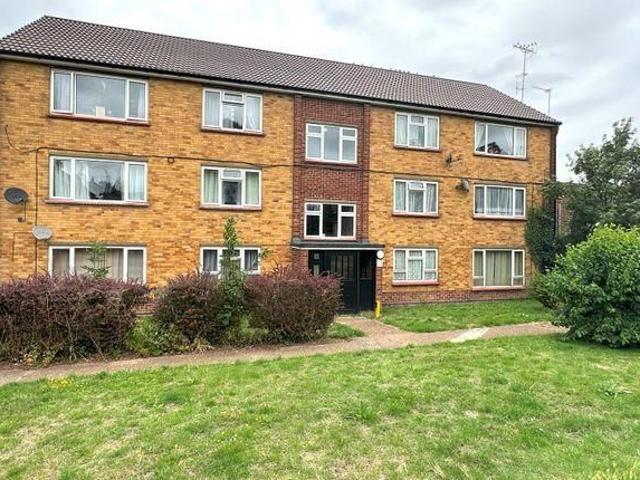 Apartment for rent in Swanscombe and Greenhithe, Monks Orchard