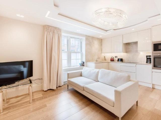 Apartment for rent in Walham Green, Greater London