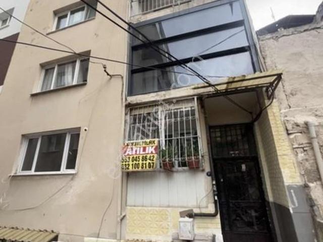 İzmir, Konak içerisinde satılık mülk
